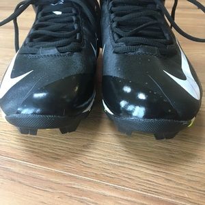 nike alpha shark 2 mid molded